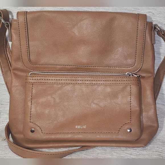 Fossil Handbags - Relic by Fossil Crossbody Bag / Purse Flap Medium Size Tan Faux Leather